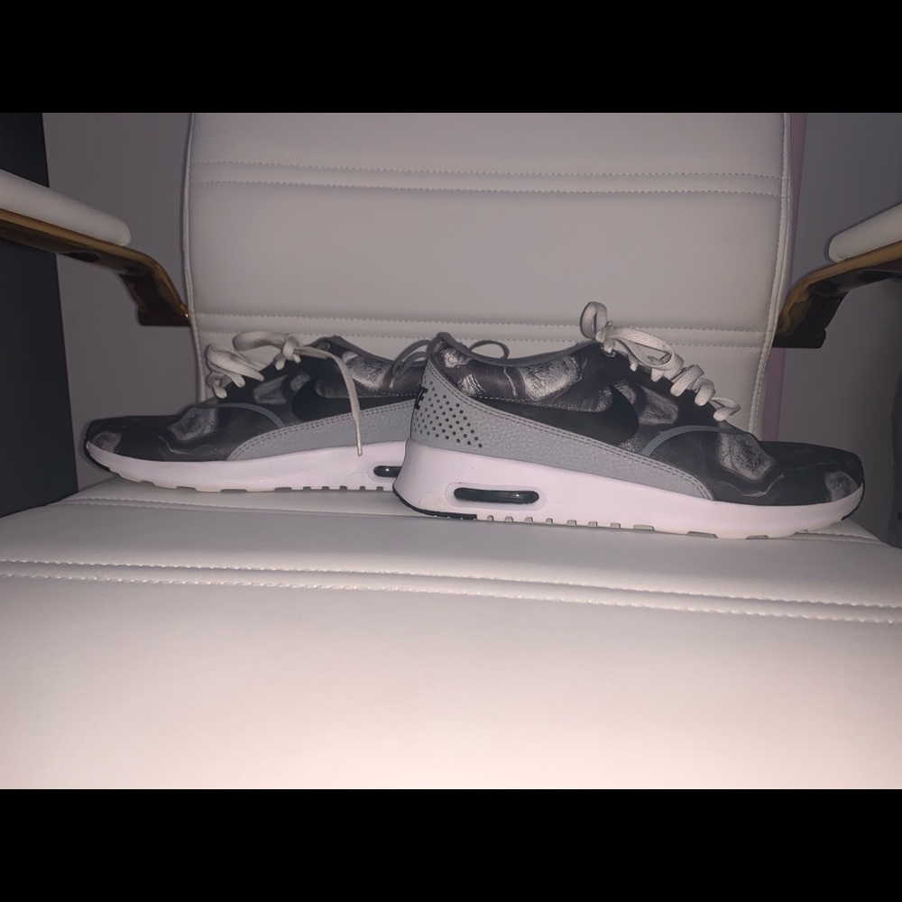 NIKE air max thea